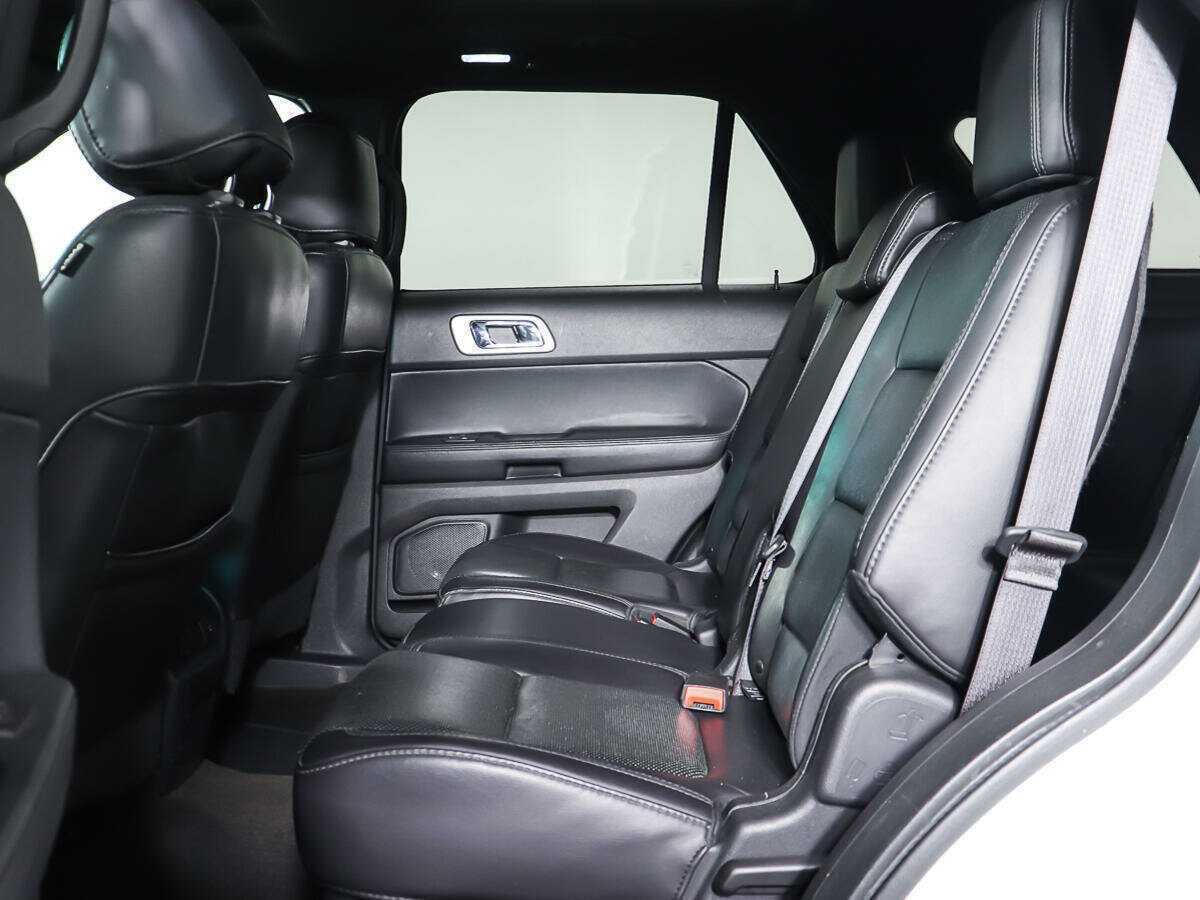 Ford Explorer 2013 года с пробегом. Фото: #9