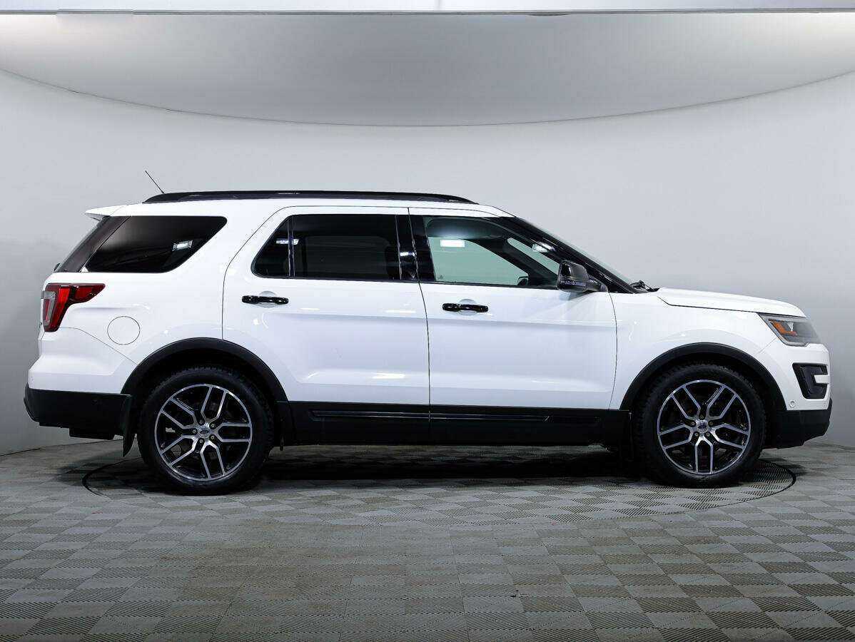 Ford Explorer 2015 года с пробегом. Фото: #3