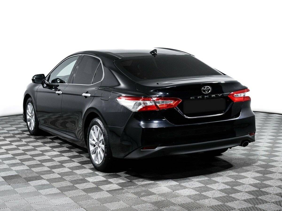 Toyota Camry 2018 года с пробегом. Фото: #6