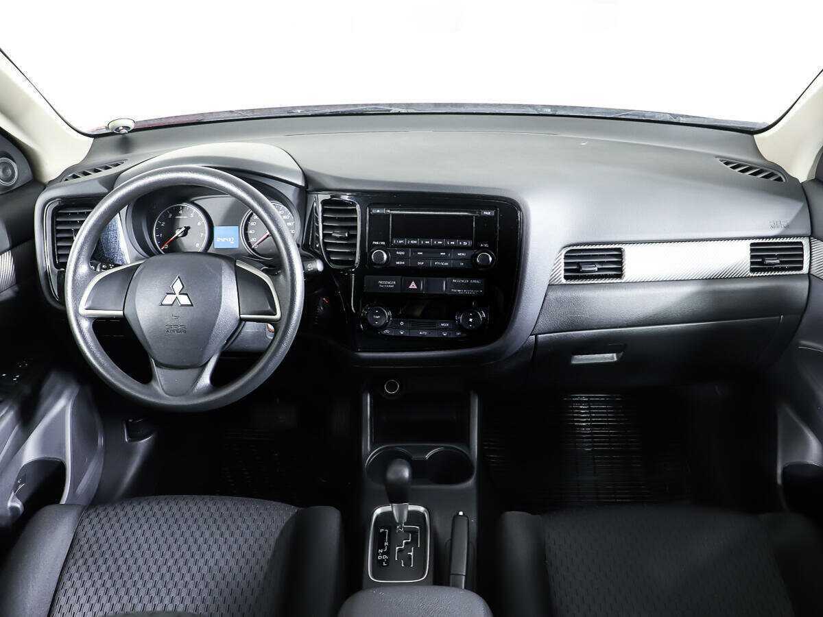 Mitsubishi Outlander 2012 года с пробегом. Фото: #10