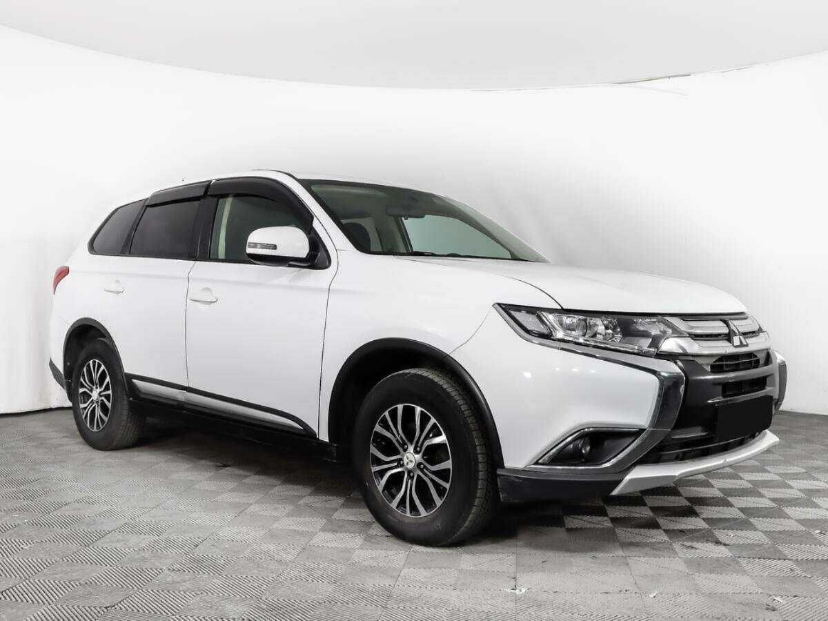 Mitsubishi Outlander 2016 года с пробегом. Фото: #2
