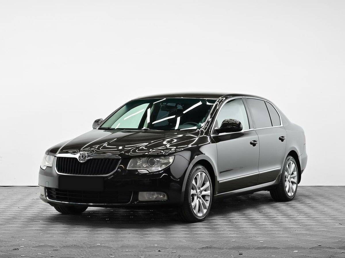 Skoda Superb 2012 года с пробегом. Посмотреть фото
