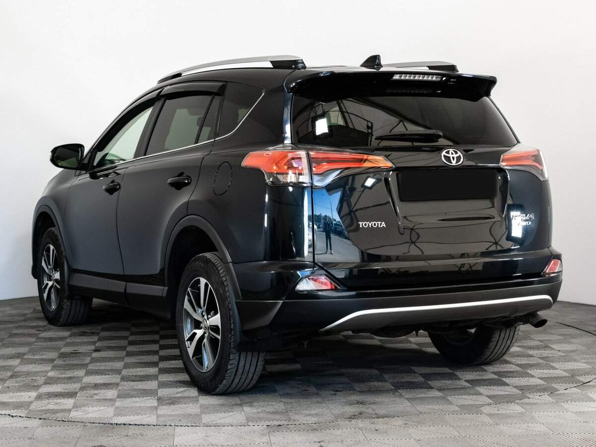 Toyota RAV4 2017 года с пробегом. Фото: #4