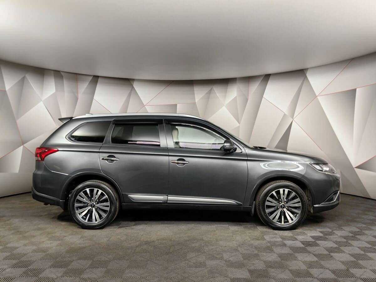 Mitsubishi Outlander 2019 года с пробегом. Фото: #5