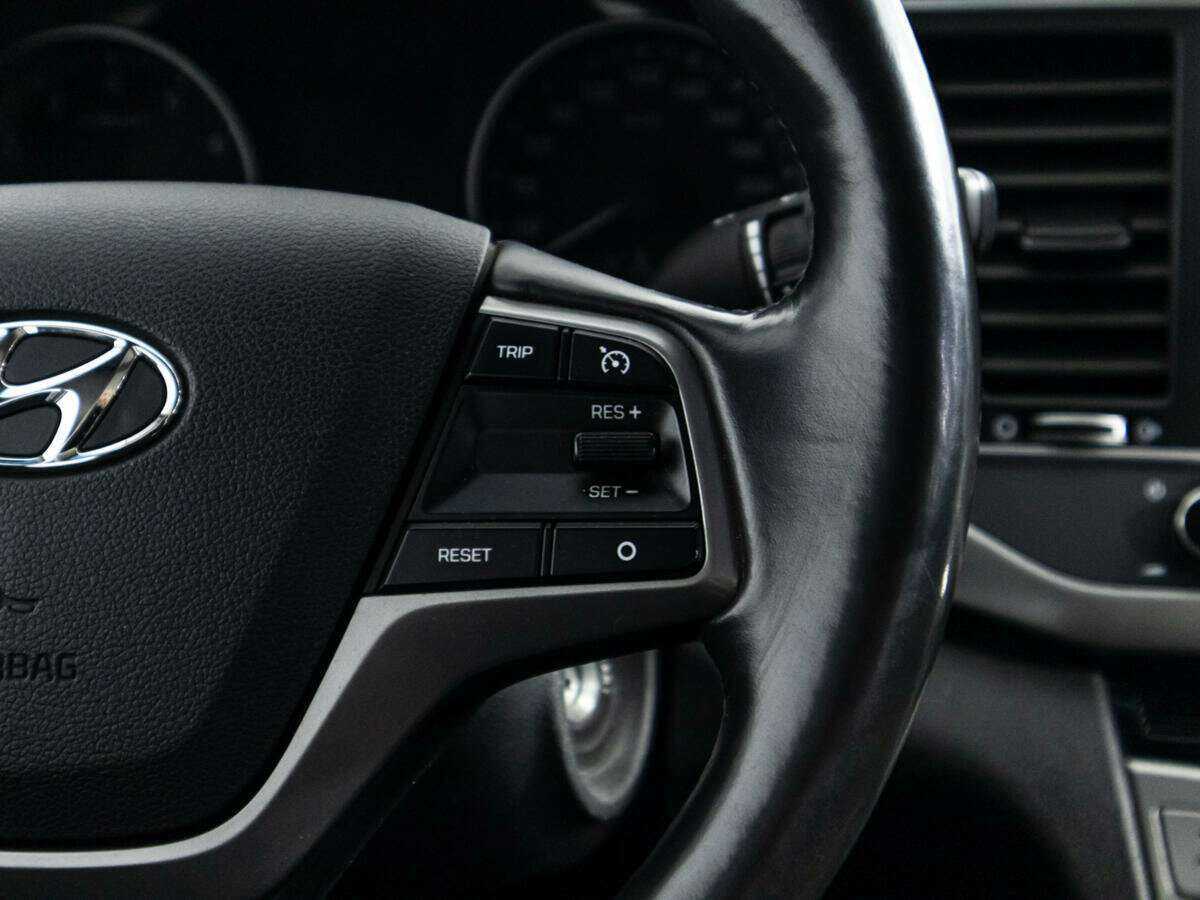 Hyundai Elantra 2018 года с пробегом. Фото: #17