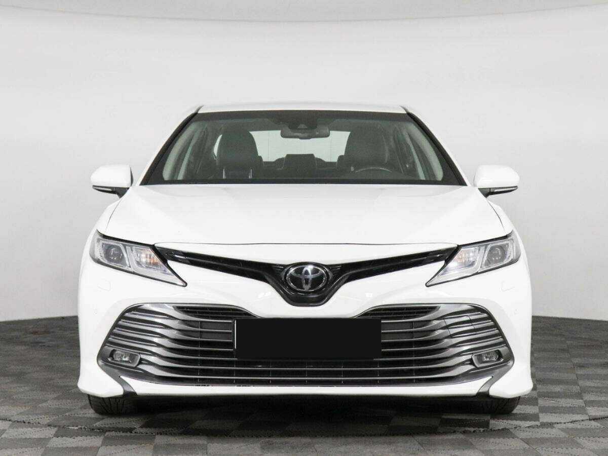 Toyota Camry 2019 года с пробегом. Фото: #1