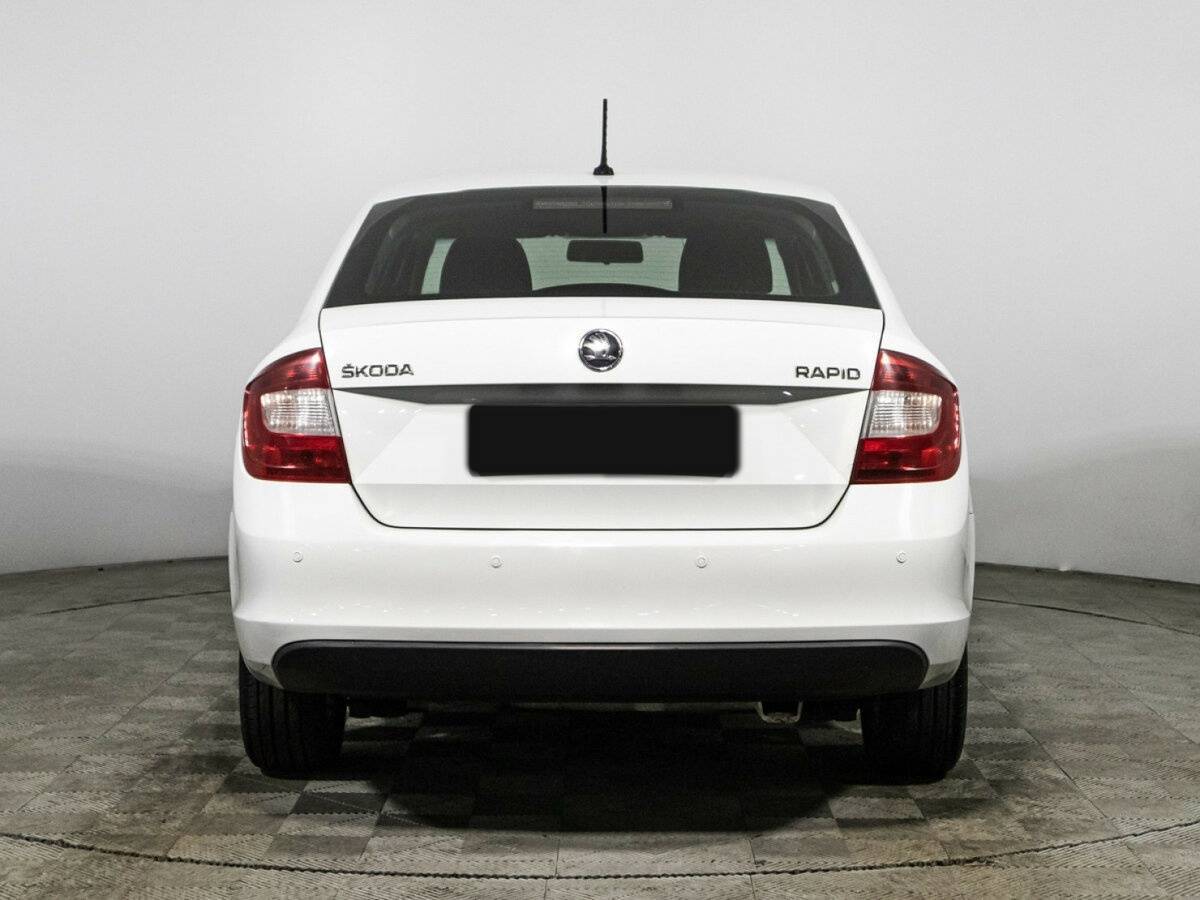 Skoda Rapid 2015 года с пробегом. Фото: #5