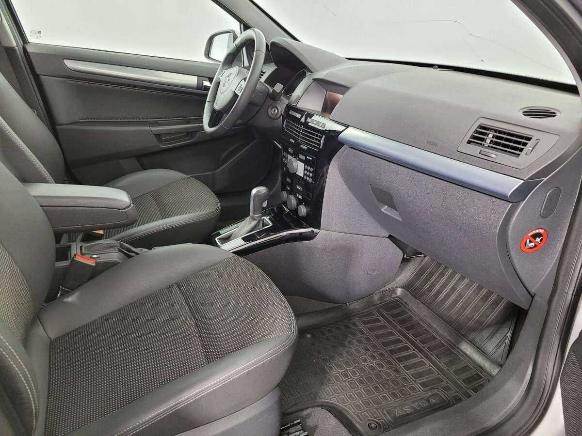 Opel Astra 2012 года с пробегом. Фото: #13