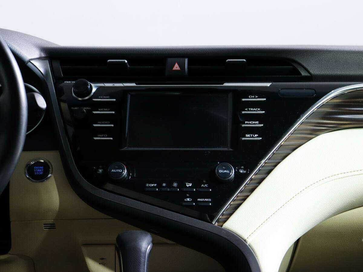 Toyota Camry 2020 года с пробегом. Фото: #9