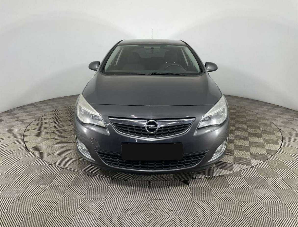 Opel Astra 2012 года с пробегом. Фото: #1
