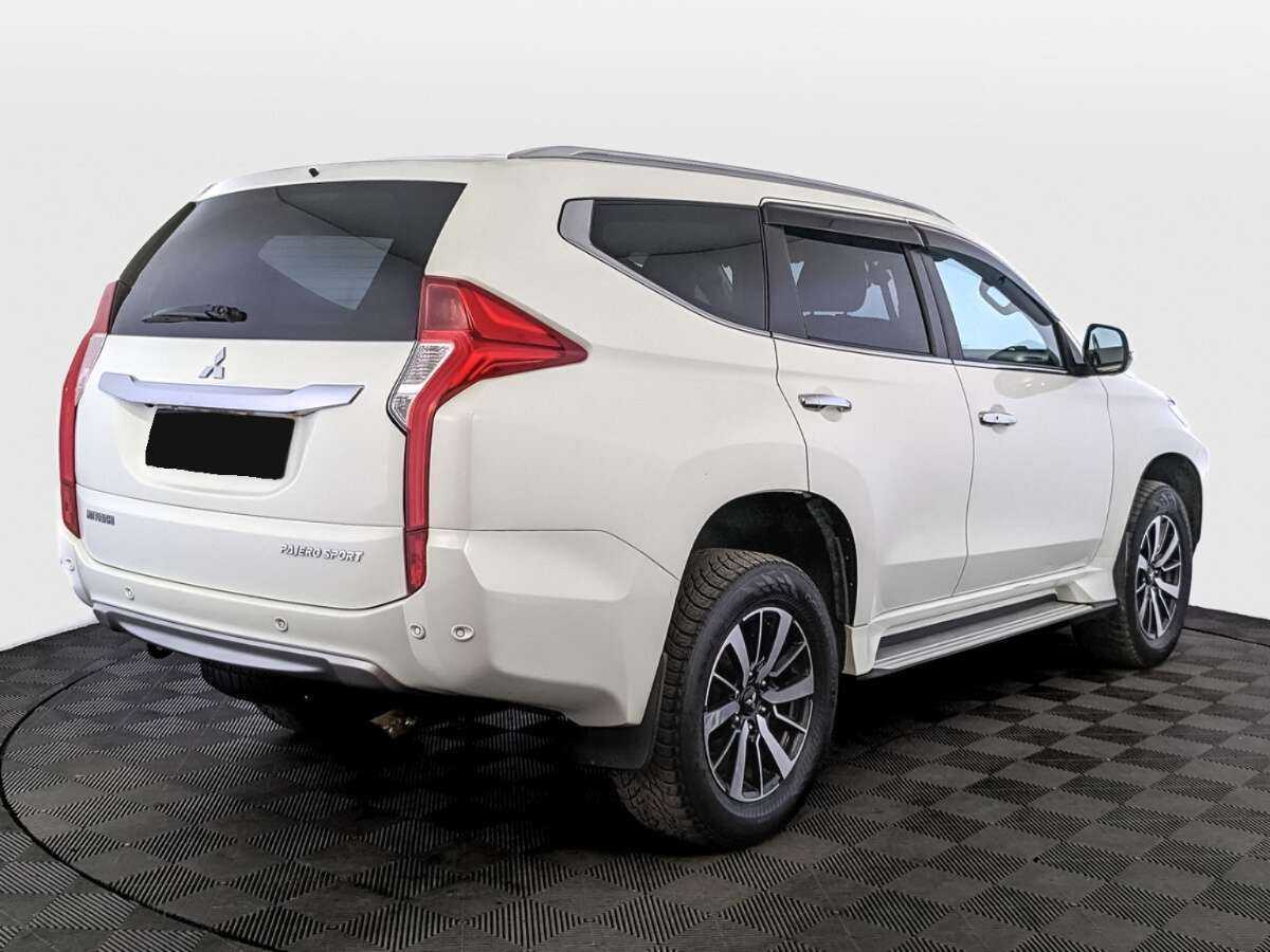Mitsubishi Pajero Sport 2017 года с пробегом. Фото: #4