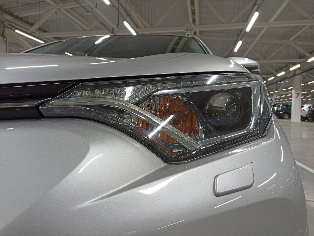 Toyota RAV4 2019 года с пробегом. Фото: #16