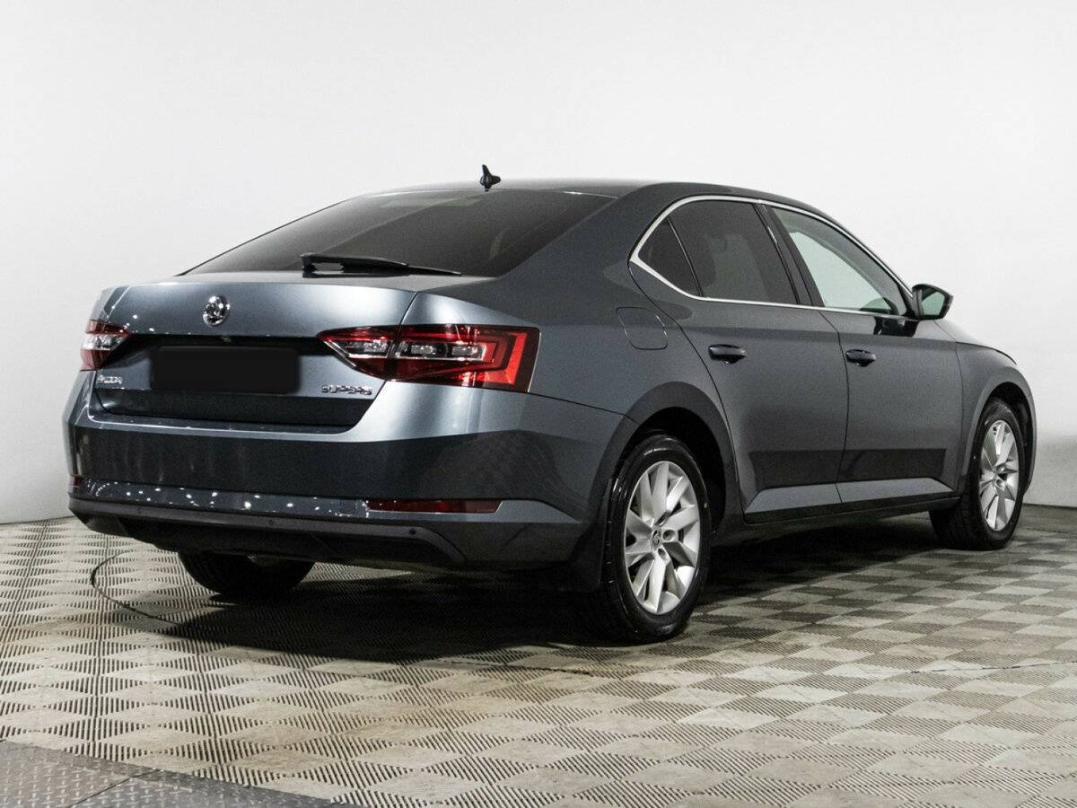 Skoda Superb 2018 года с пробегом. Фото: #4