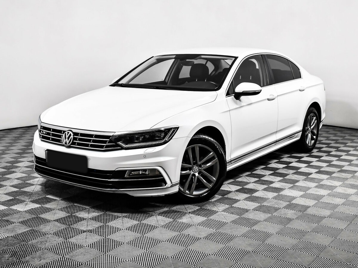 Volkswagen Passat 2018 года с пробегом. Посмотреть фото