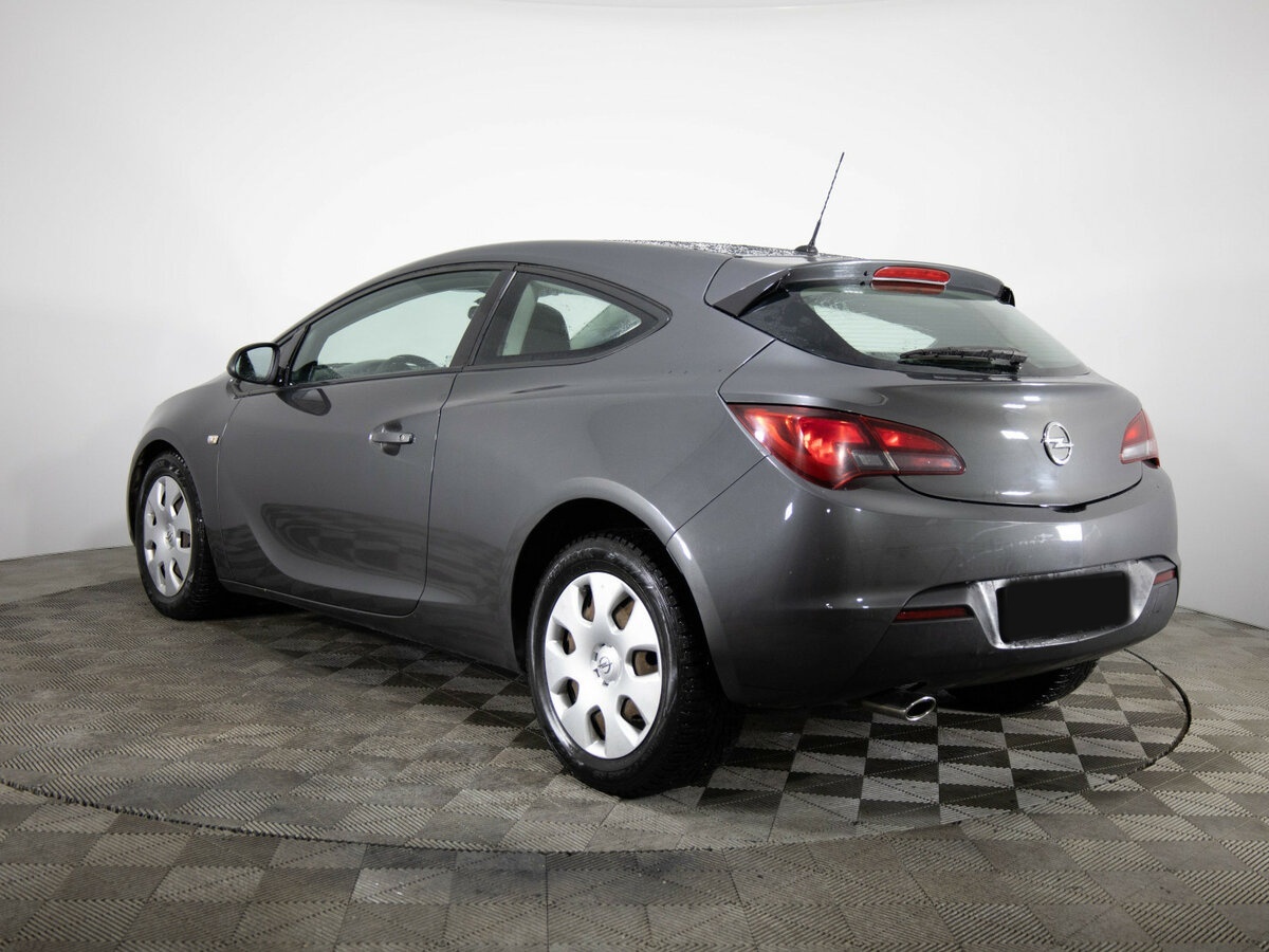 Opel Astra 2012 года с пробегом. Фото: #5
