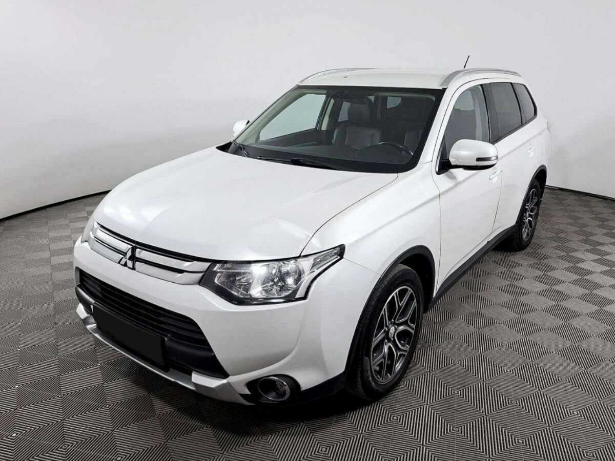 Mitsubishi Outlander 2014 года с пробегом. Фото: #0