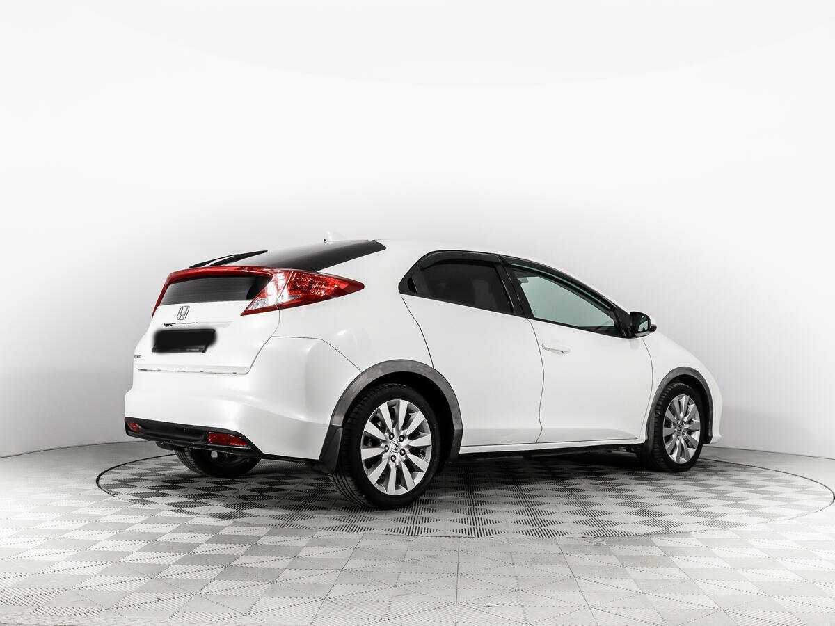 Honda Civic 2012 года с пробегом. Фото: #4
