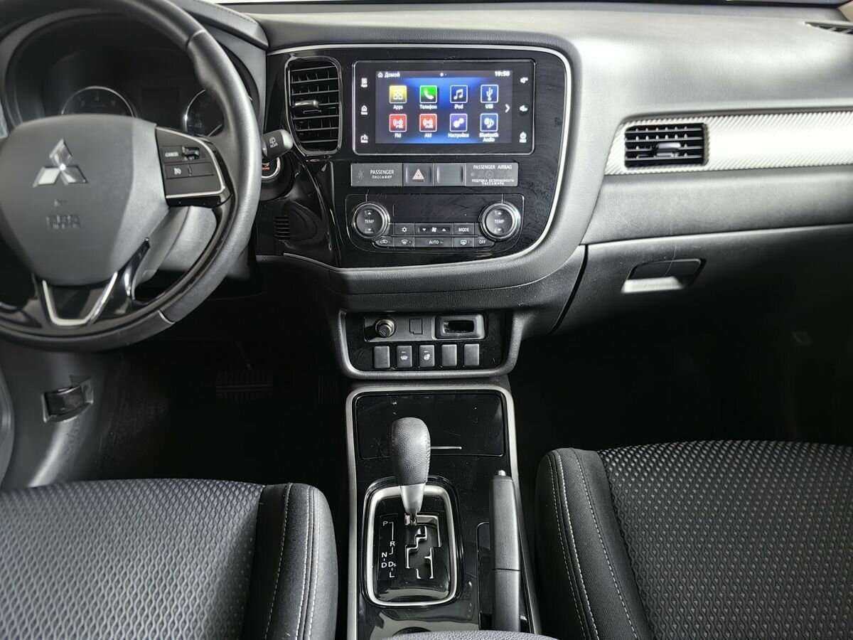 Mitsubishi Outlander 2018 года с пробегом. Фото: #10