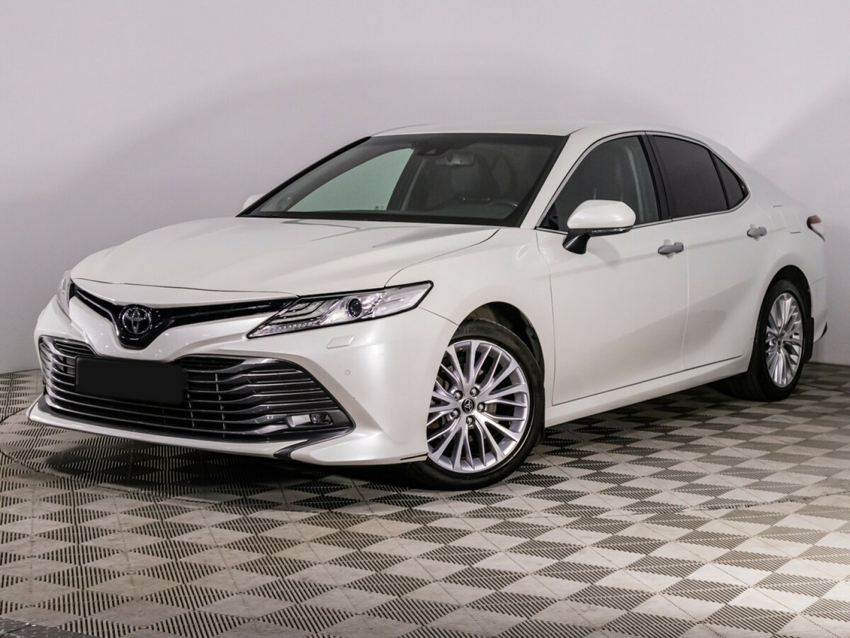 Toyota Camry 2019 года с пробегом. Посмотреть фото