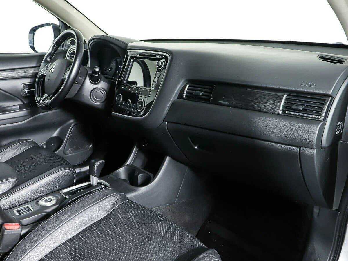 Mitsubishi Outlander 2016 года с пробегом. Фото: #7