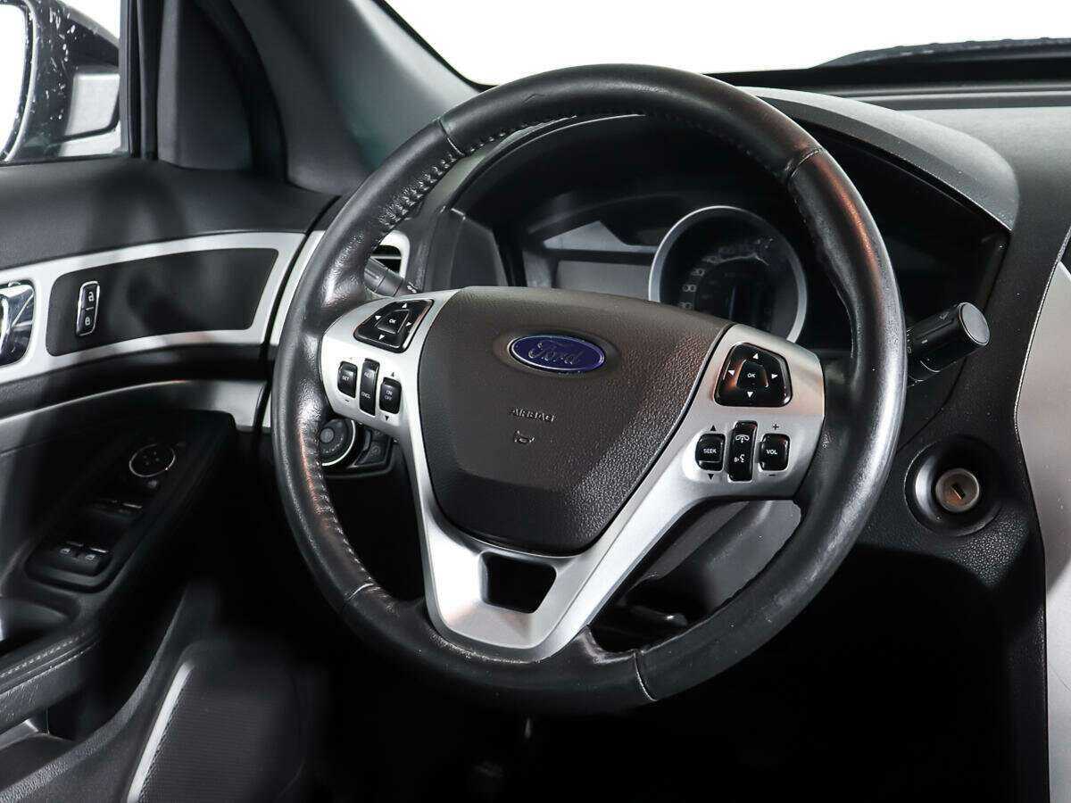 Ford Explorer 2013 года с пробегом. Фото: #13