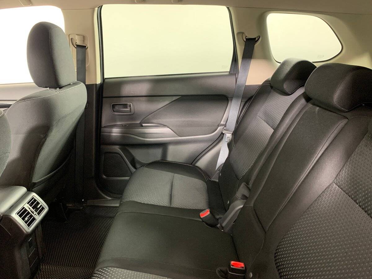 Mitsubishi Outlander 2019 года с пробегом. Фото: #17