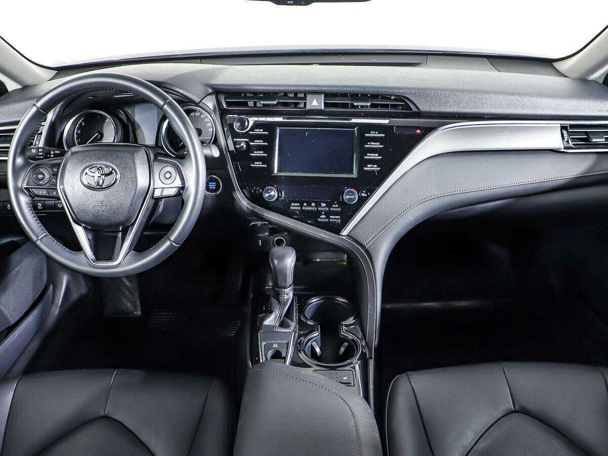 Toyota Camry 2020 года с пробегом. Фото: #10