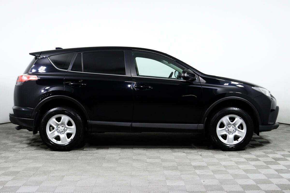 Toyota RAV4 2019 года с пробегом. Фото: #3