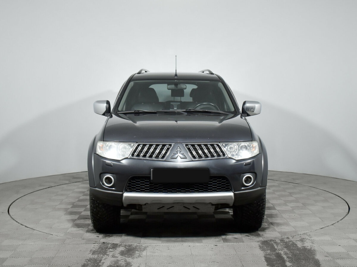 Mitsubishi Pajero Sport 2012 года с пробегом. Фото: #1