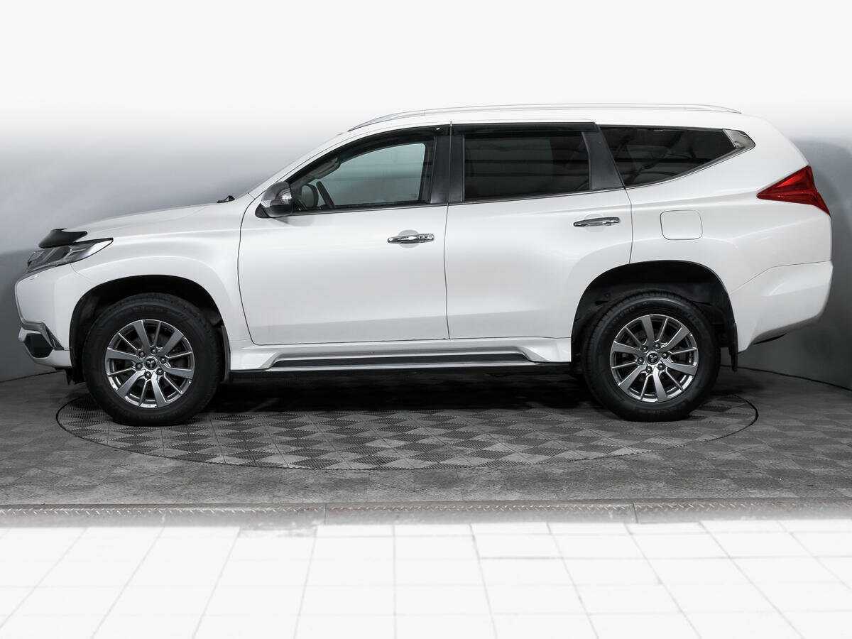 Mitsubishi Pajero Sport 2018 года с пробегом. Фото: #7