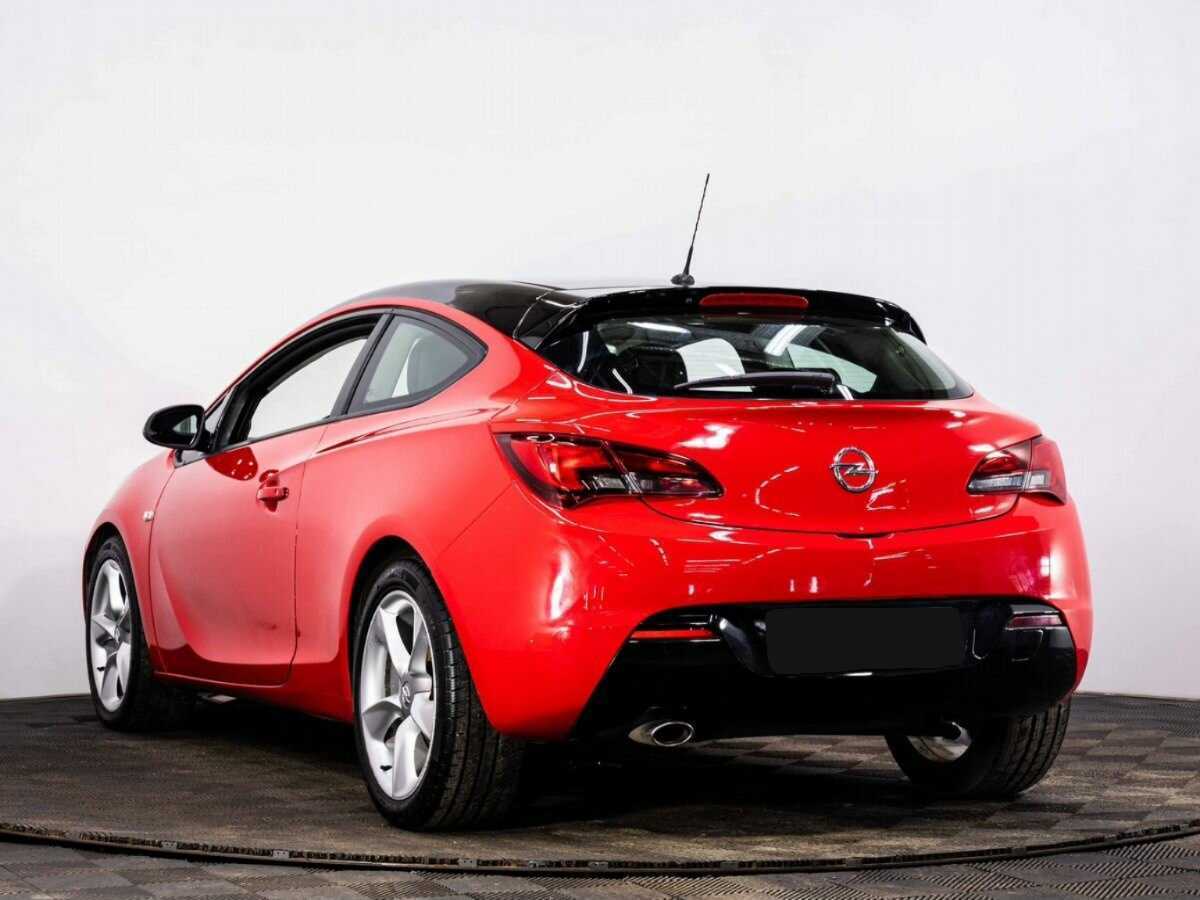 Opel Astra 2012 года с пробегом. Фото: #3