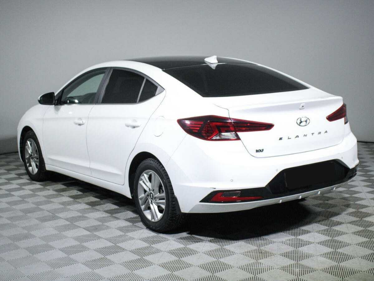 Hyundai Elantra 2020 года с пробегом. Фото: #3
