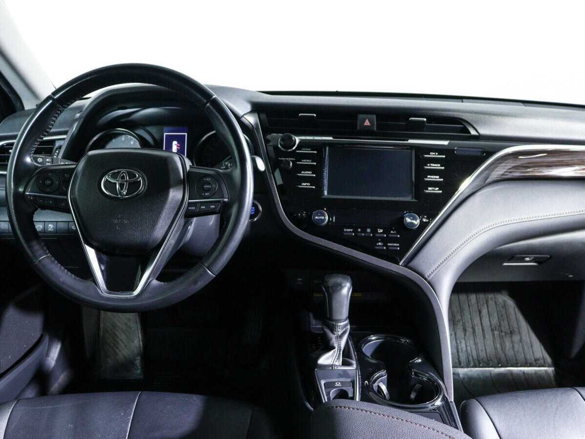 Toyota Camry 2020 года с пробегом. Фото: #11