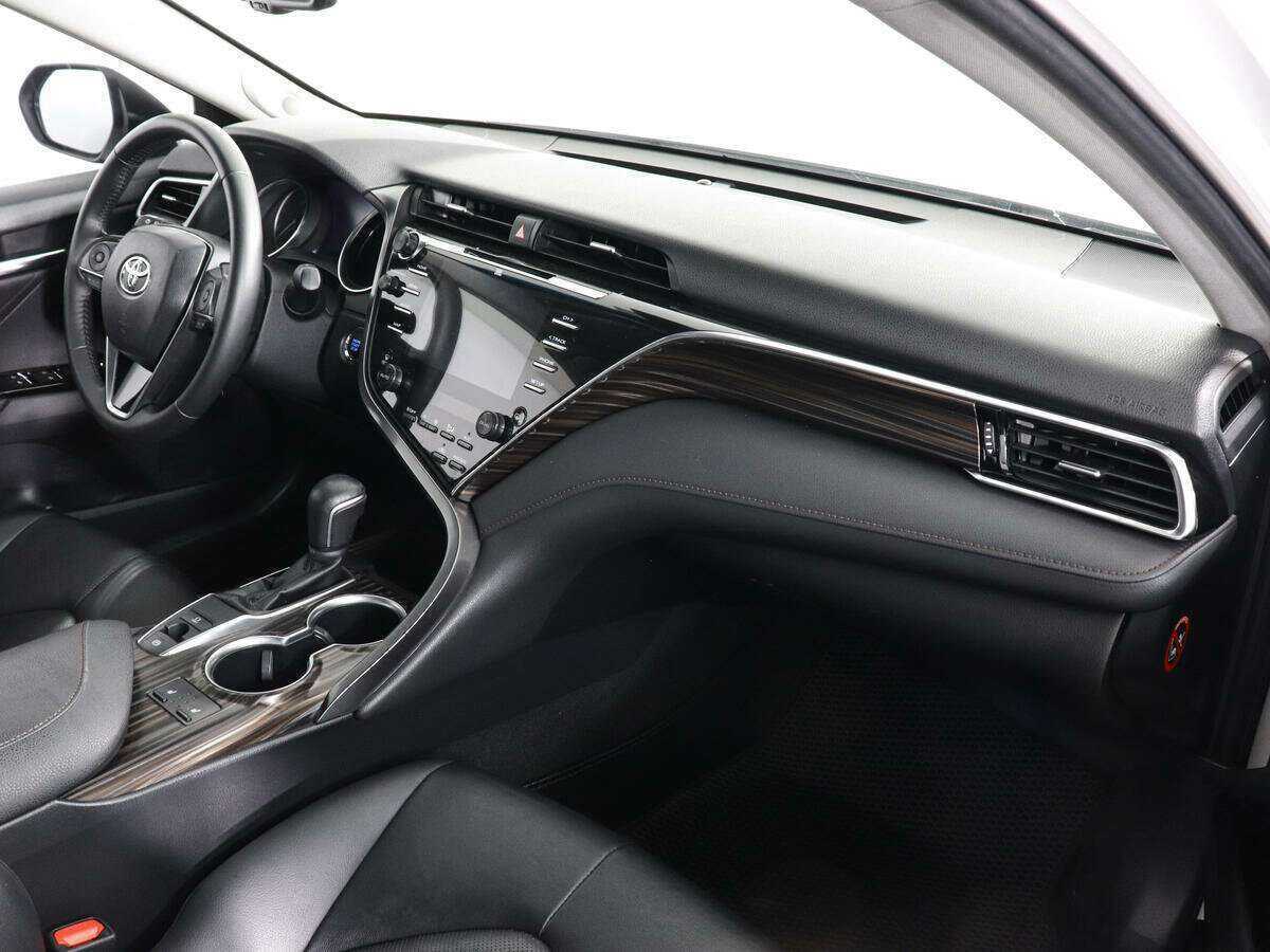 Toyota Camry 2019 года с пробегом. Фото: #8