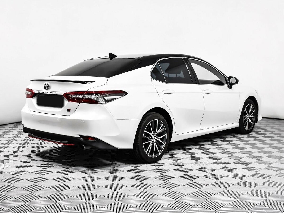 Toyota Camry 2021 года с пробегом. Фото: #3