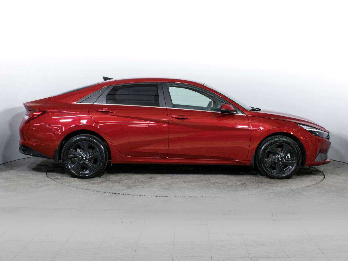 Hyundai Elantra 2021 года с пробегом. Фото: #3