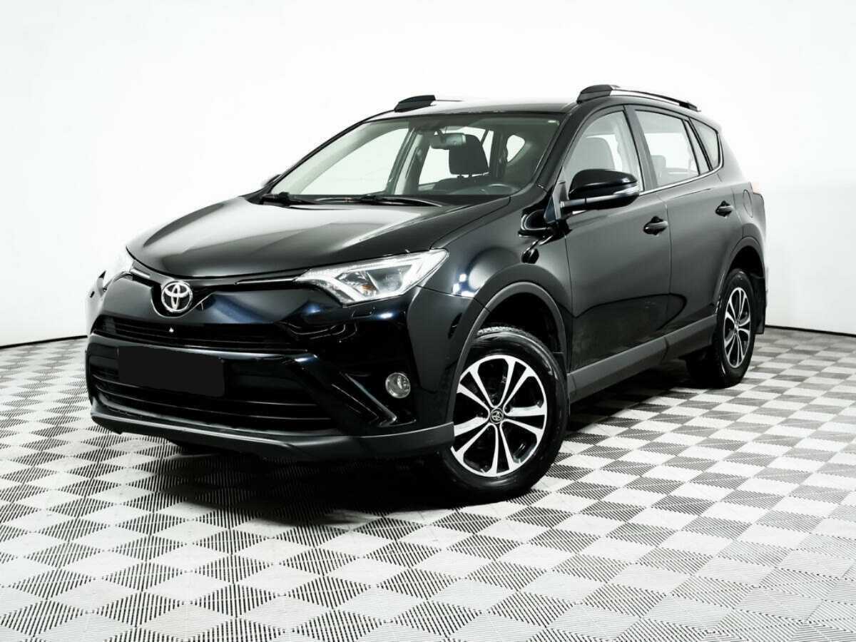 Toyota RAV4 2018 года с пробегом. Посмотреть фото