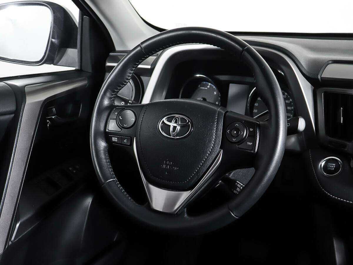 Toyota RAV4 2018 года с пробегом. Фото: #14
