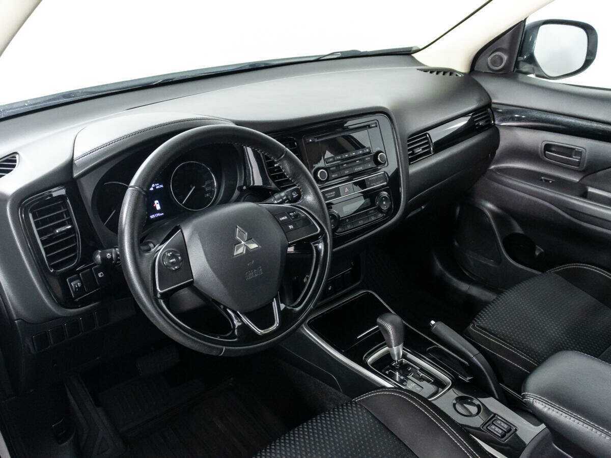 Mitsubishi Outlander 2020 года с пробегом. Фото: #10