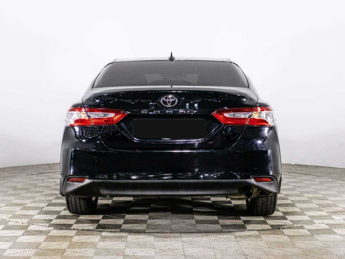 Toyota Camry 2021 года с пробегом. Фото: #5