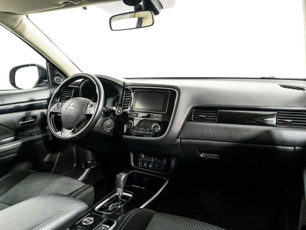 Mitsubishi Outlander 2018 года с пробегом. Фото: #8