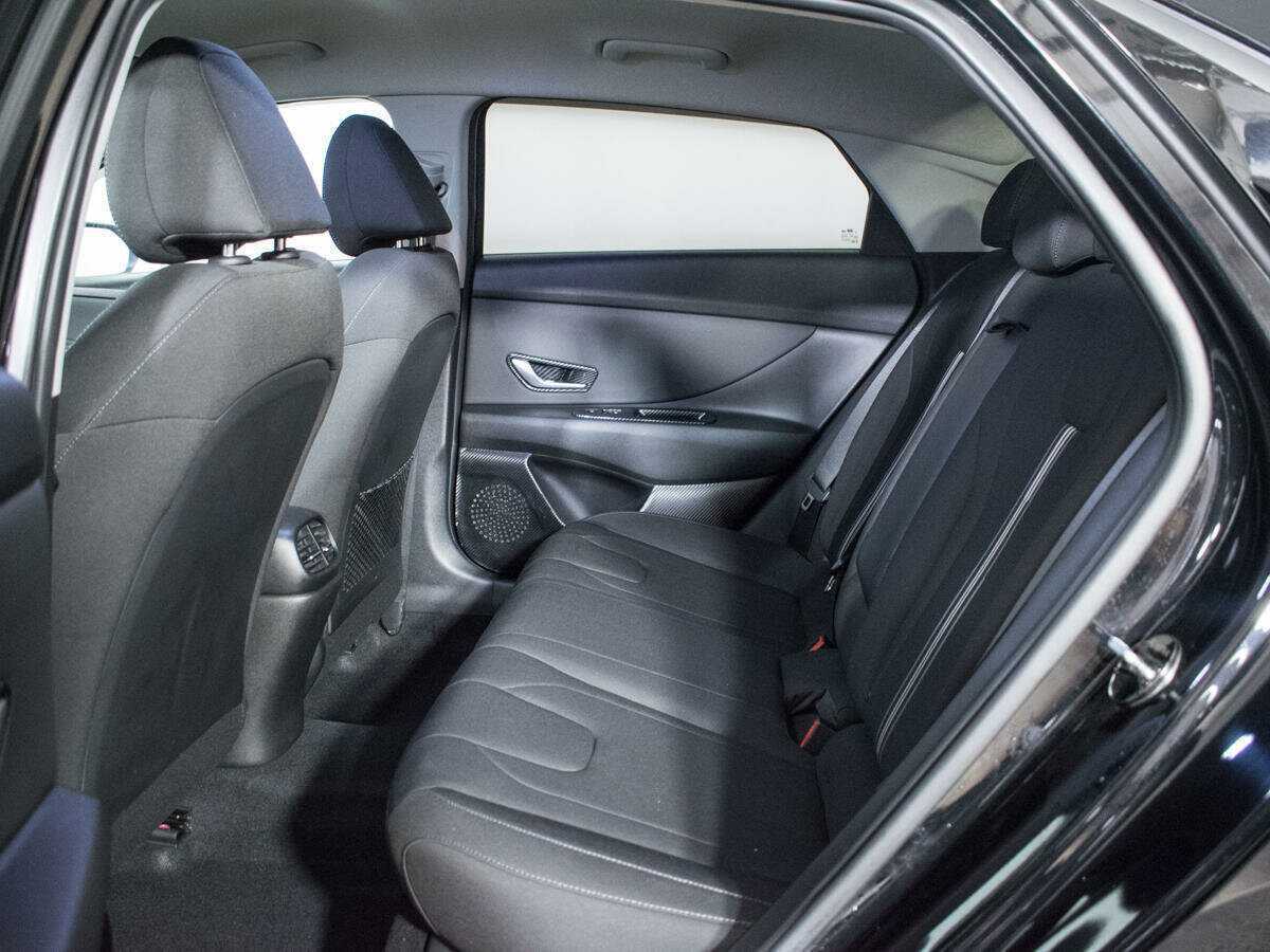 Hyundai Elantra 2020 года с пробегом. Фото: #9