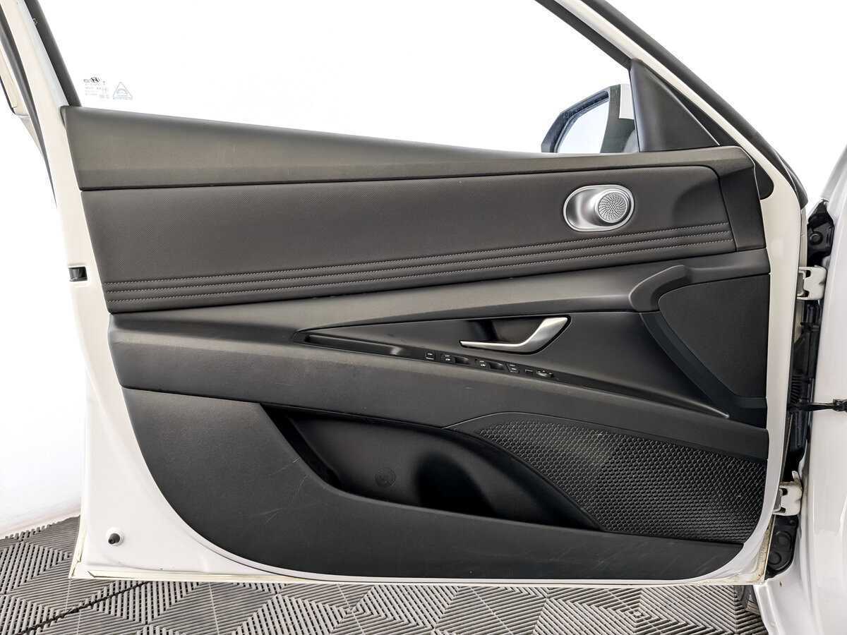 Hyundai Elantra 2021 года с пробегом. Фото: #16