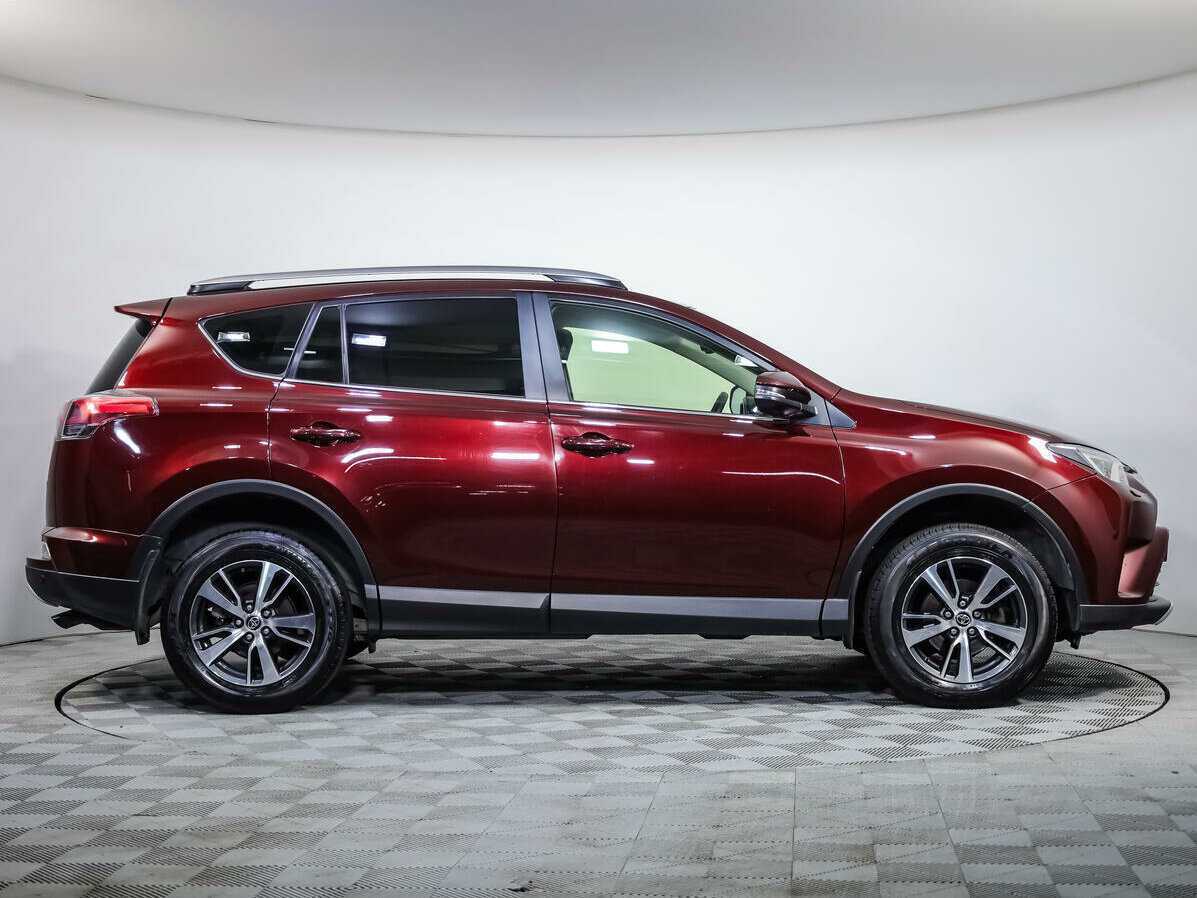 Toyota RAV4 2015 года с пробегом. Фото: #2