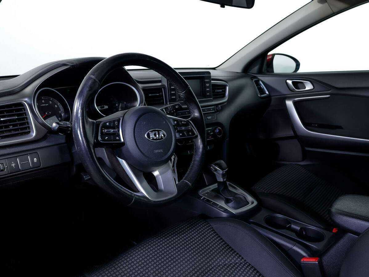 Kia Ceed 2019 года с пробегом. Фото: #9