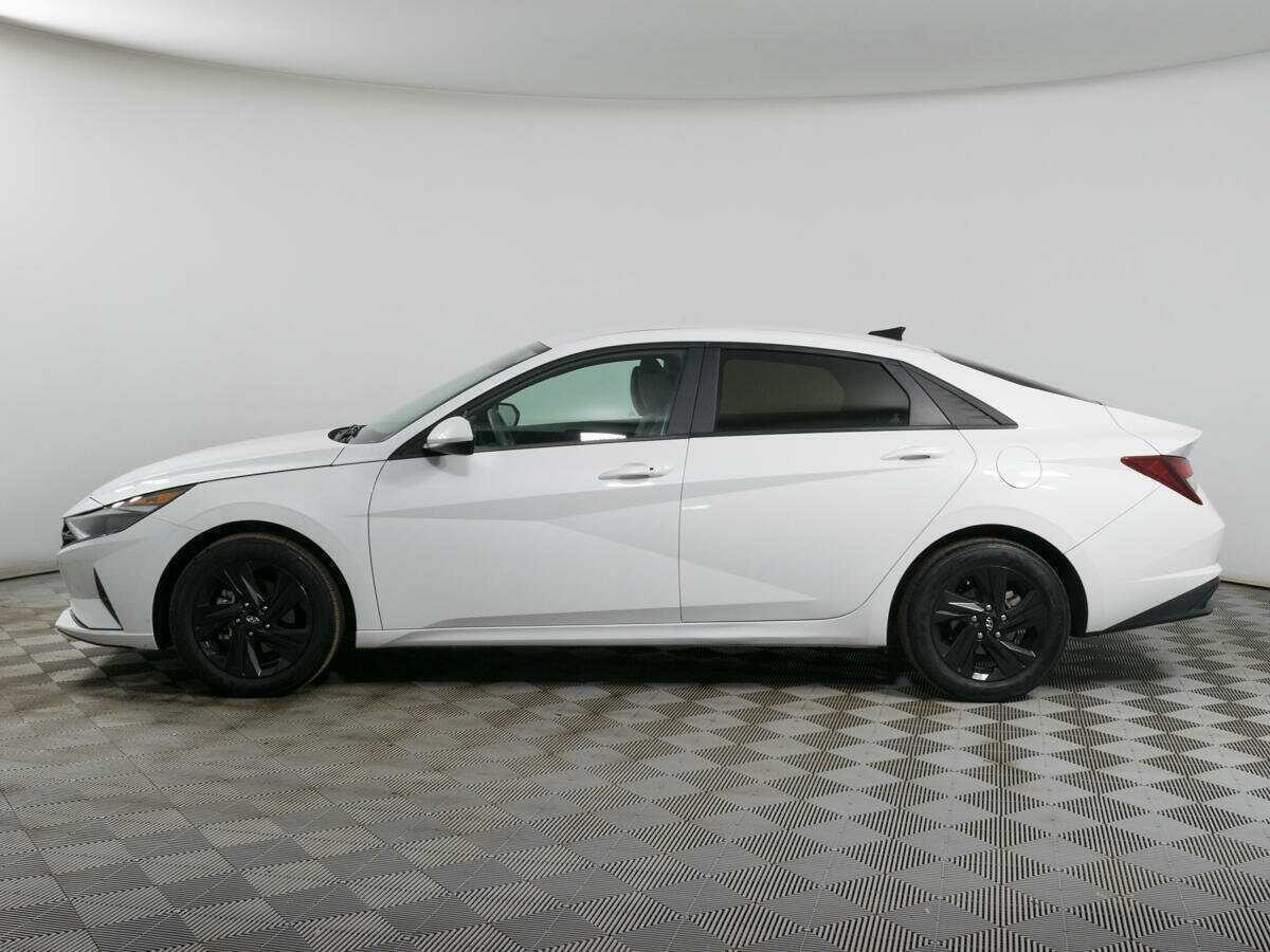 Hyundai Elantra 2021 года с пробегом. Фото: #7