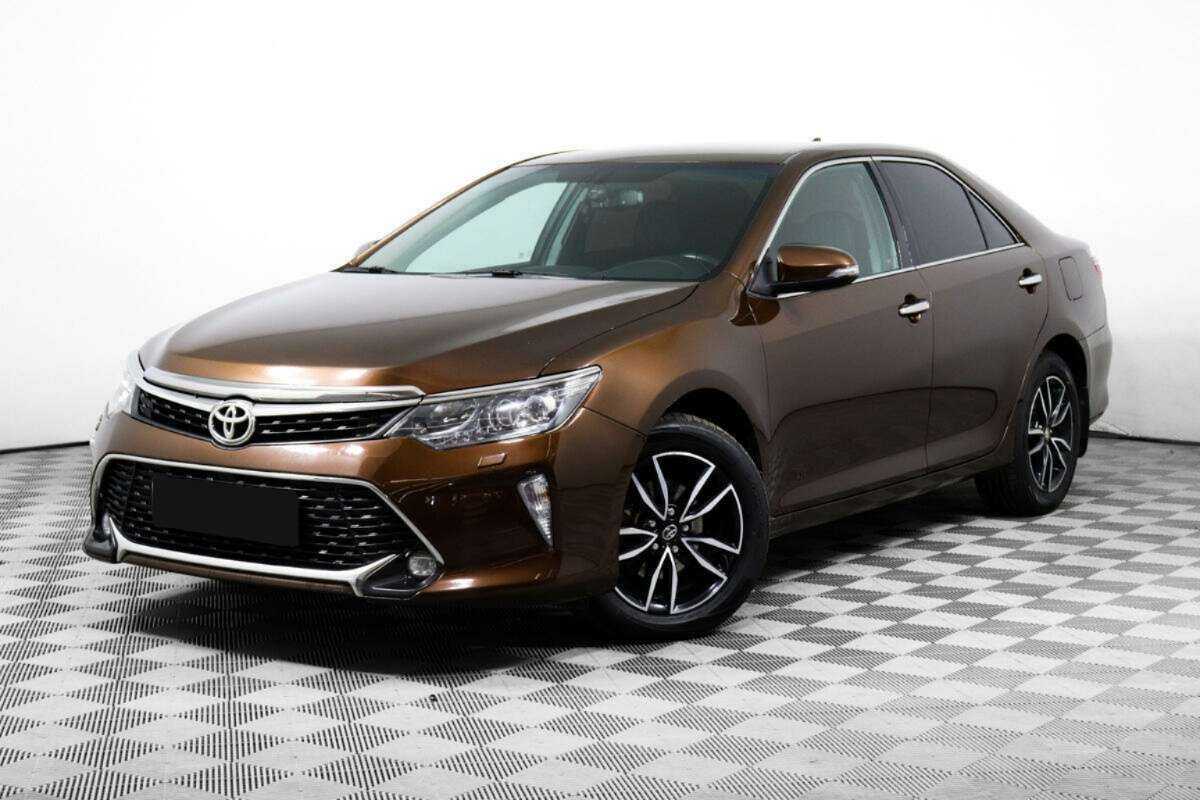 Toyota Camry 2017 года с пробегом. Посмотреть фото