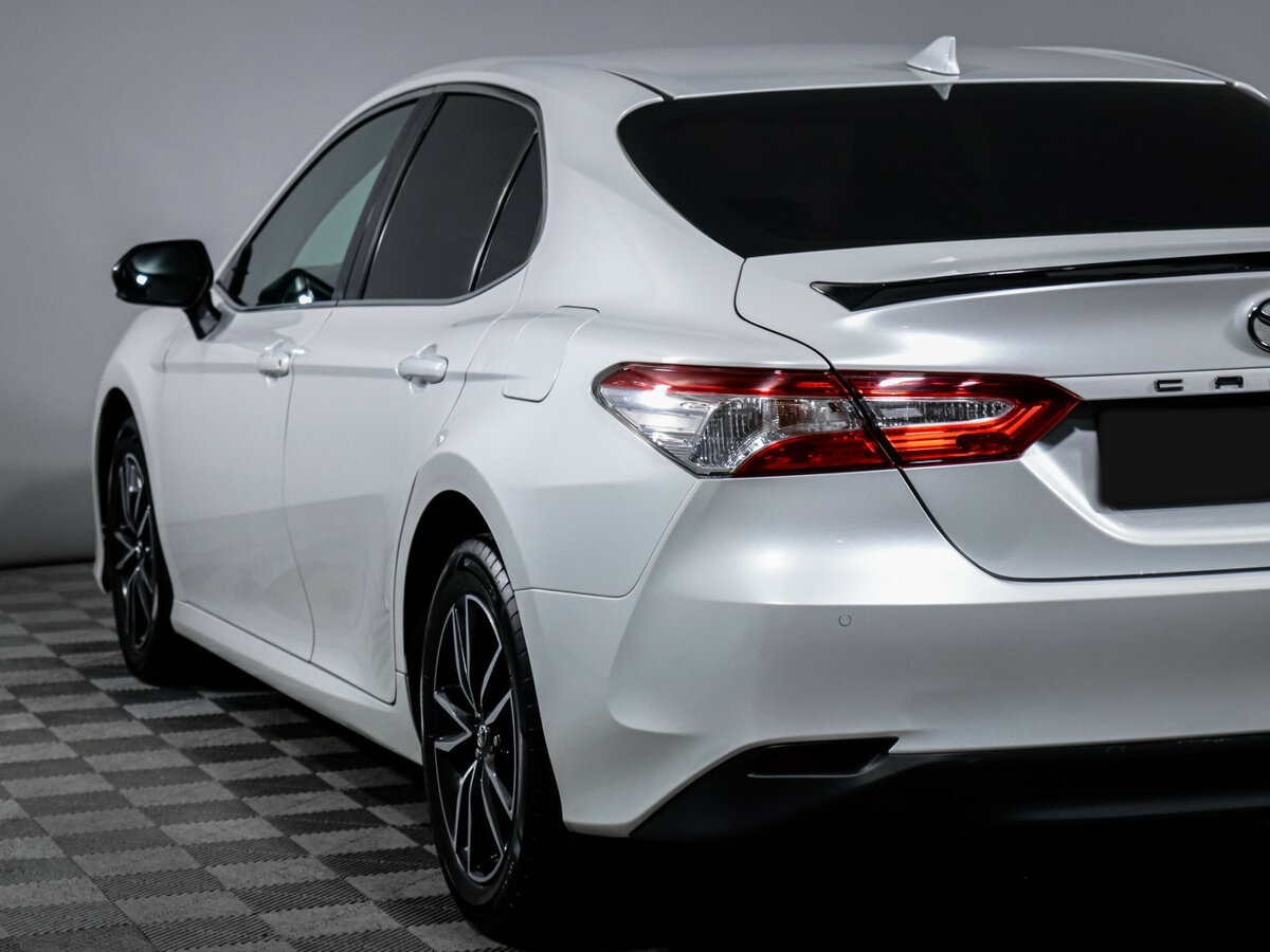 Toyota Camry 2020 года с пробегом. Фото: #14