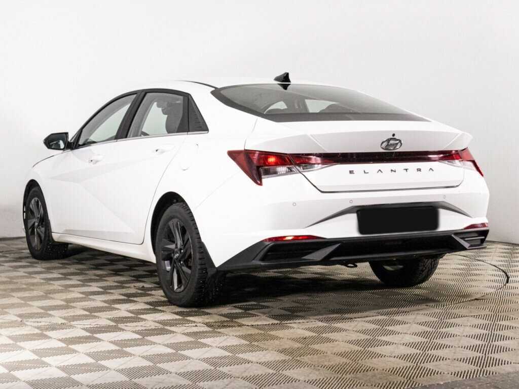Hyundai Elantra 2021 года с пробегом. Фото: #6