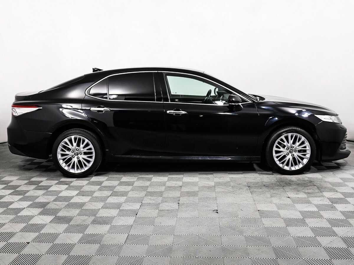 Toyota Camry 2018 года с пробегом. Фото: #3